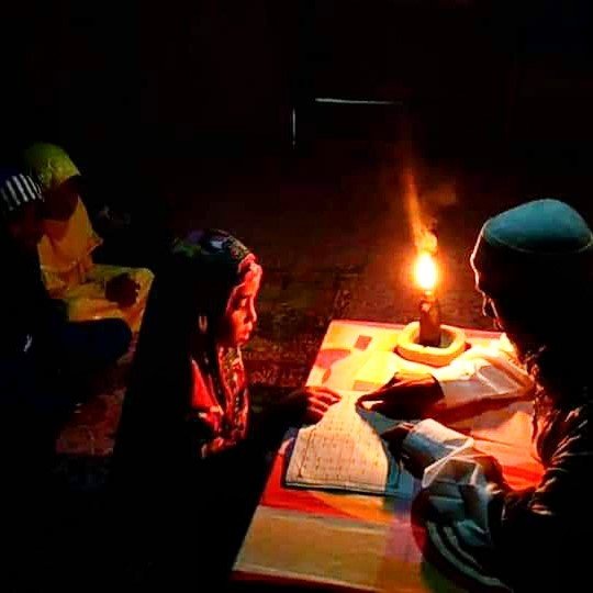 Anak-anak suku togutil belajar ngaji